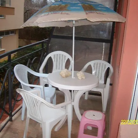 纳丽旅馆 * 拉夫达